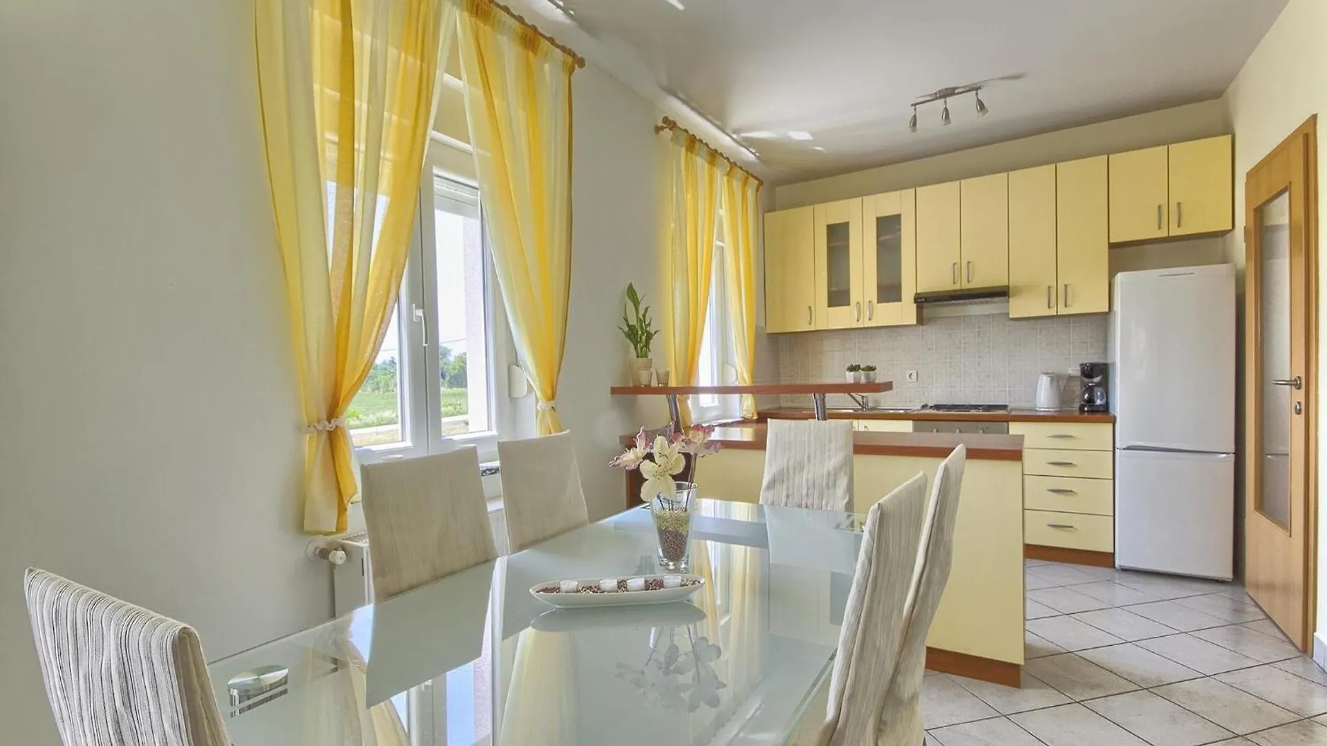 Spacious Holiday Home In Valtura With Garden Liznjan Croatia